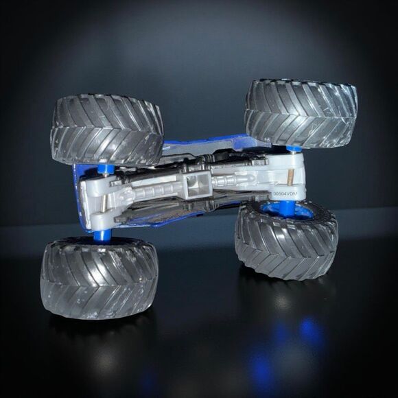 Monster Jam Truck El Toro Loco Blue Ice Exclusive Hot Wheels Mattel 1:64 A34 - Picture 2 of 10